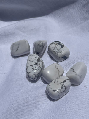 Howlite Tumble - large